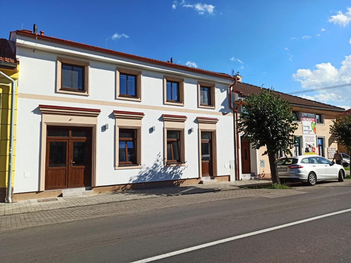 Shiny Star Apartman Spišská Nová Ves Екстериор снимка