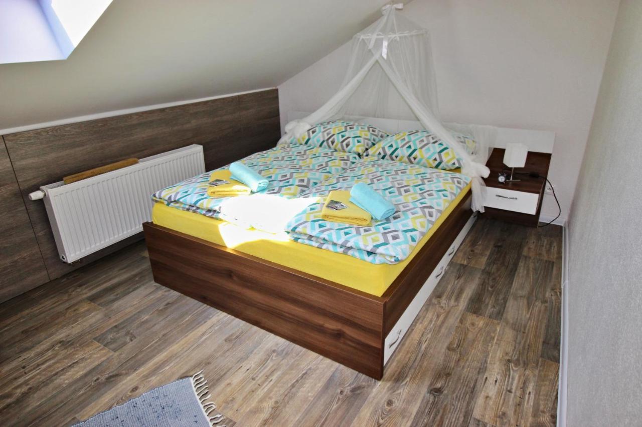 Shiny Star Apartman Spišská Nová Ves Екстериор снимка